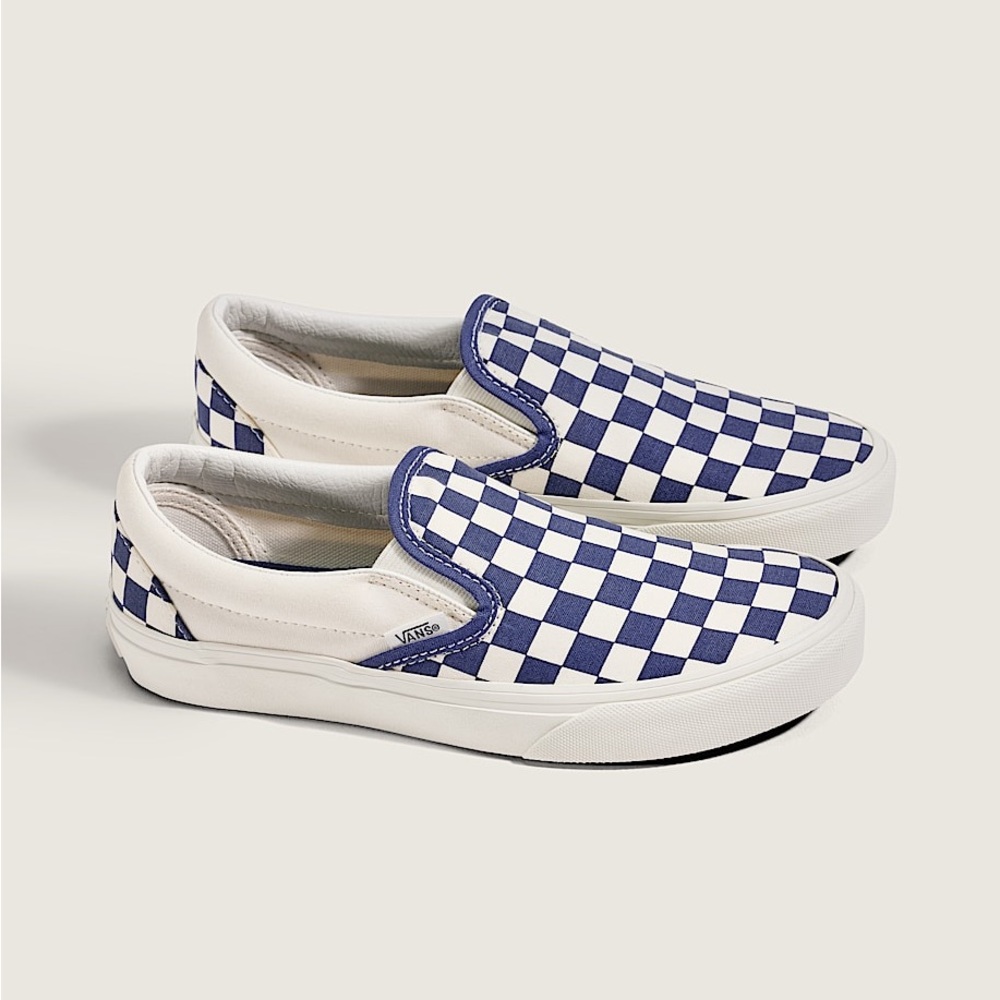 REDUCED TODAY🎈Vans Slip-On Sneakers in Navy and White Checkerboard